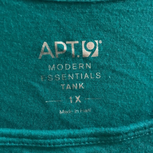 3/$15 Apt 9 basic teal tank - Picture 2 of 2